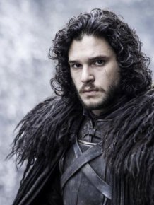 Game Of Thrones Fans Are Freaking Out After Seeing Jon Snow With No Beard