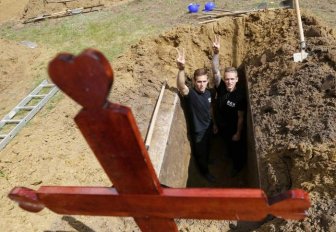 First National Gravedigging Competition Held In Debrecen