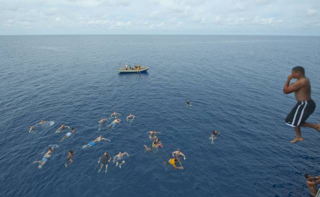 US Soldiers In The Navy And Marines Get To Swim In The Coolest Places