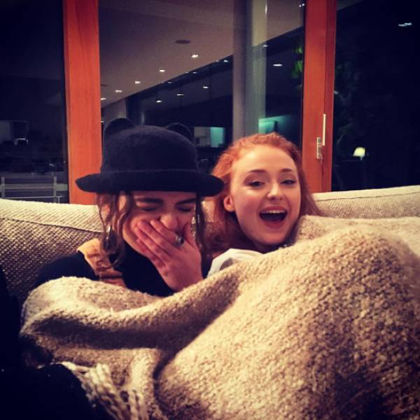 What It Looks Like When Game Of Thrones Actors Hang Out In Real Life