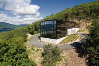 This Glass House In The Middle Of The Forest Is Absolutely Gorgeous