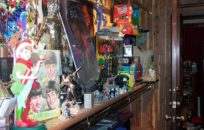 Michael Jackson Had A Massive Mannequin Collection At Neverland Ranch