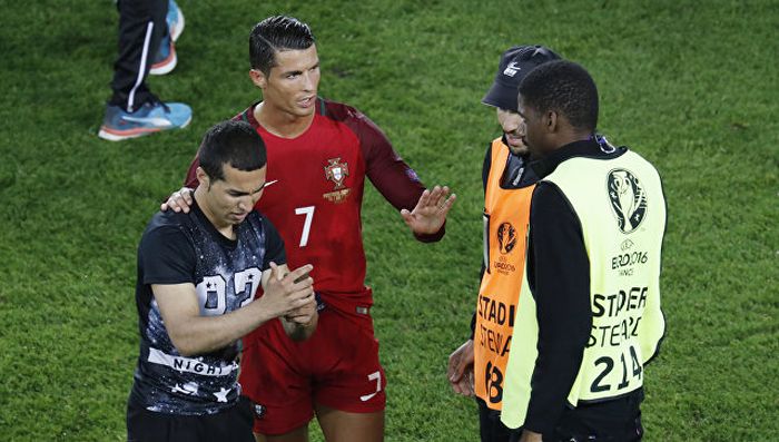 Cristiano Ronaldo Defends Fan At Workers Stadium