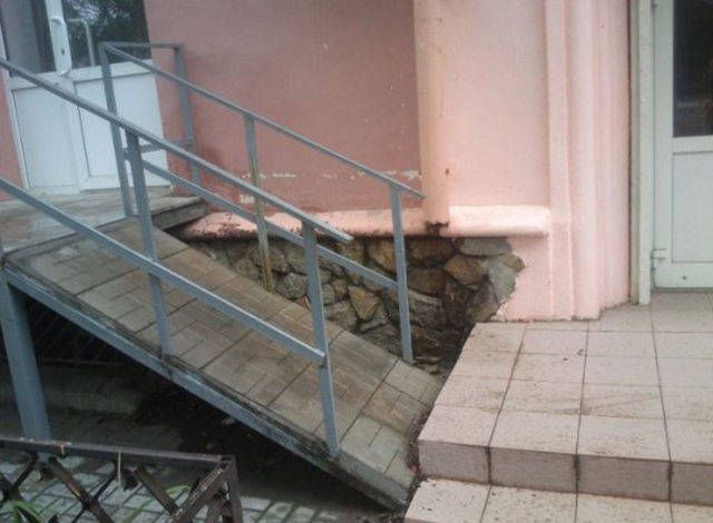 Construction Fails Courtesy Of People Who Clearly Need To Be Fired