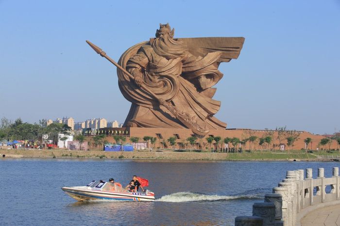 Epic Sculpture Of Chinese God Unveiled In Jingzhou City