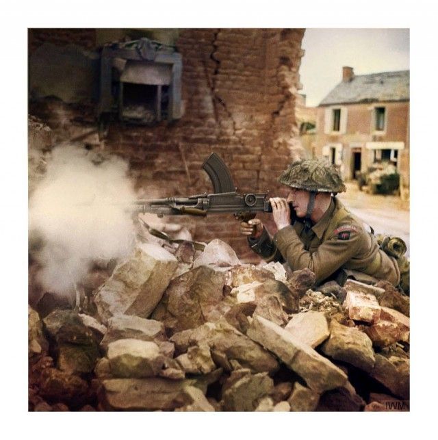 Pictures That Capture The Everyday Lives Of Soldiers At War