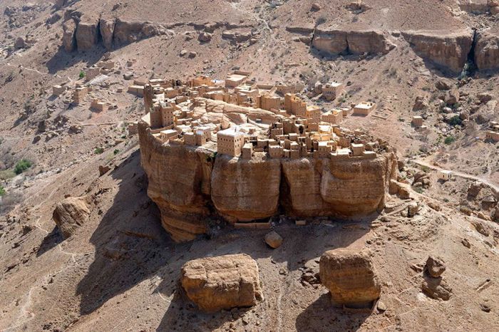 This Yemen Village Looks It's Right Out Of Lord Of The Rings