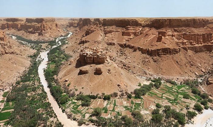 This Yemen Village Looks It's Right Out Of Lord Of The Rings