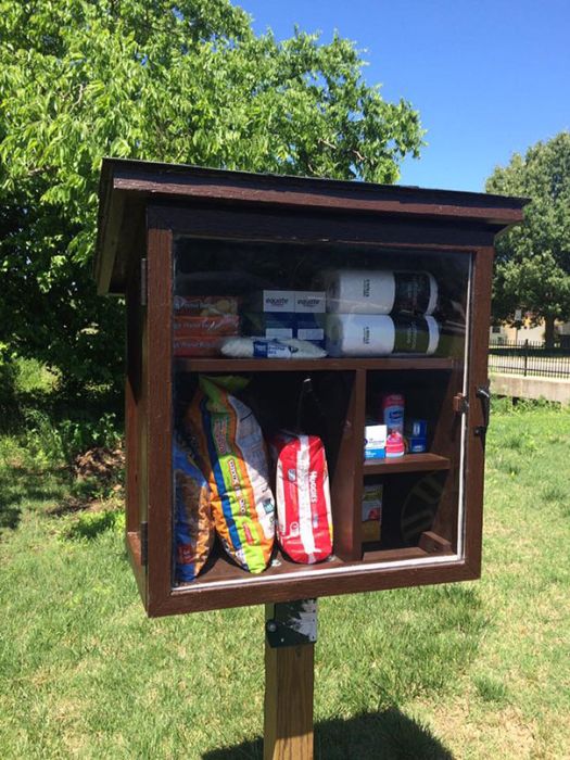 This Little Street Pantry Is An Awesome Idea