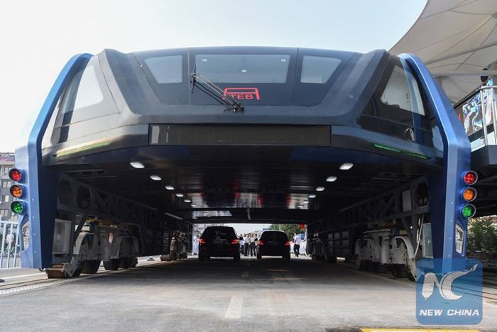 Elevated Bus Goes For A Test Drive In China