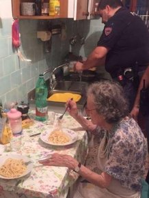 Italian Police Take A Break To Cook Pasta For The Elderly