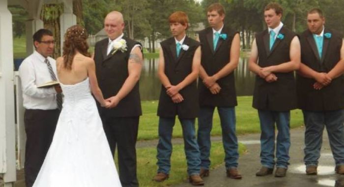 Awesome Groomsmen Who Took Their Wedding Photos To The Next Level