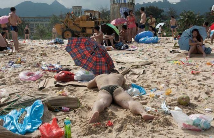 Beachgoers Have Trashed Beaches In China This Summer