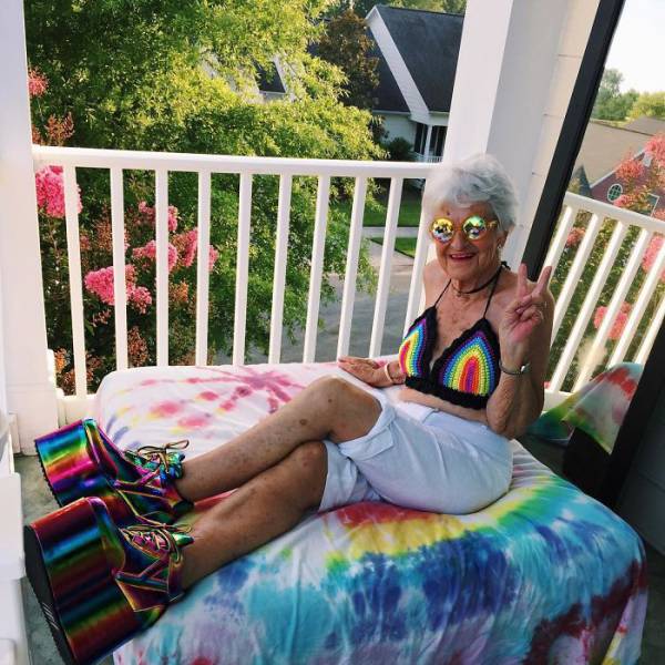 Cool Granny Is Back With Some More Epic Instagram Photos