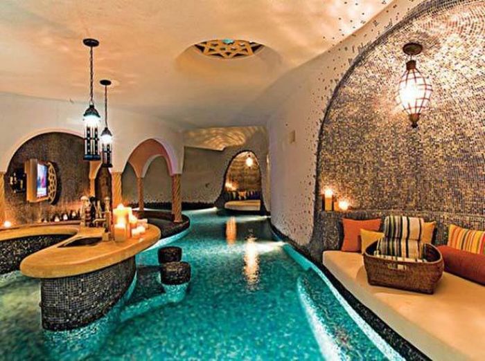 Gorgeous Pool Bars That Are Most Impressive