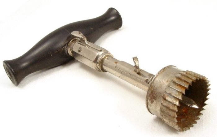 15 Disturbing Medical Instruments From The Past That Will Make You Cringe