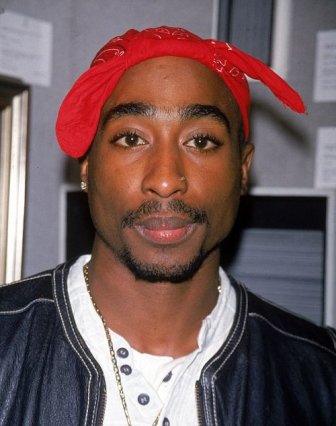 Fans Are Claiming That This Selfie Proves Tupac Shakur Is Still Alive
