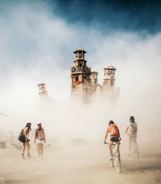 The Most Incredible Photos From Burning Man 2016, part 2016
