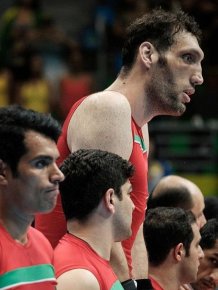 Massive Paralympian Towers Over His Teammates At 8 Feet Tall