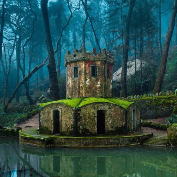 Breathtaking Photos Of Beautiful Abandoned Places