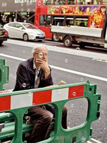 Awesome Street Photos That Were Taken At The Perfect Moment