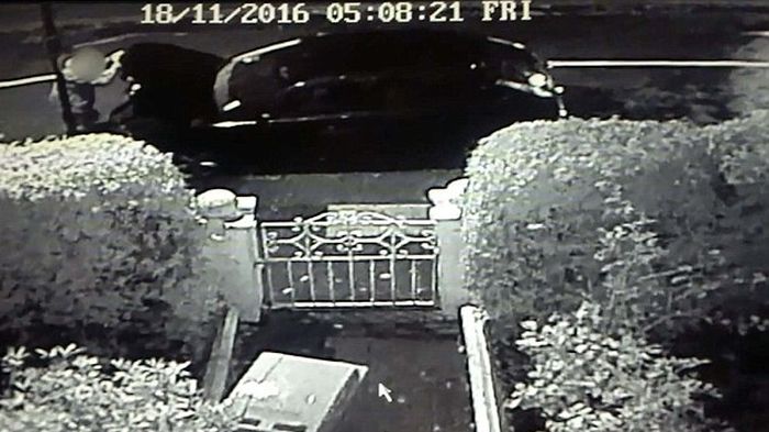 Thief Steals The Hood Of The Family Car In Just Three Minutes