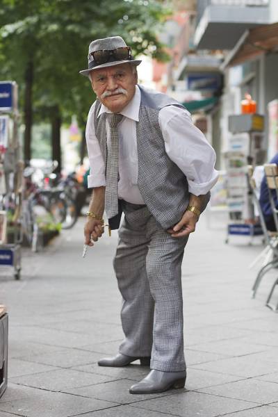 This 86-Year-Old Tailor Wears A Different Outfit To Work Everyday