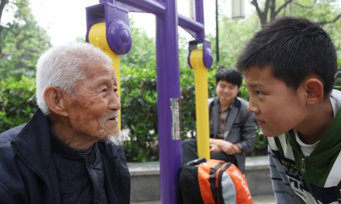 At 101 Years Old This Man Still Heads To The Park Everyday