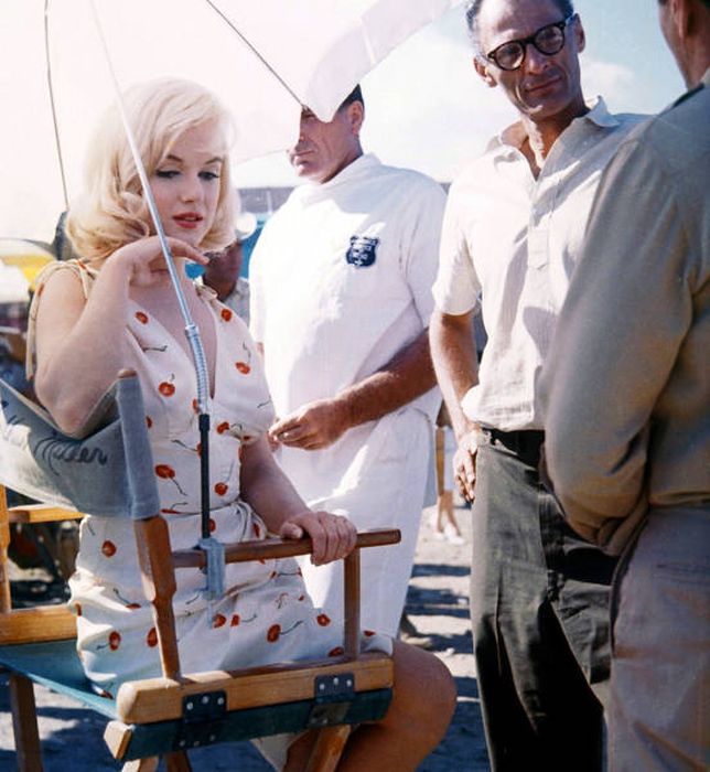 32 Rare Behind The Scenes Pictures From Famous Movies