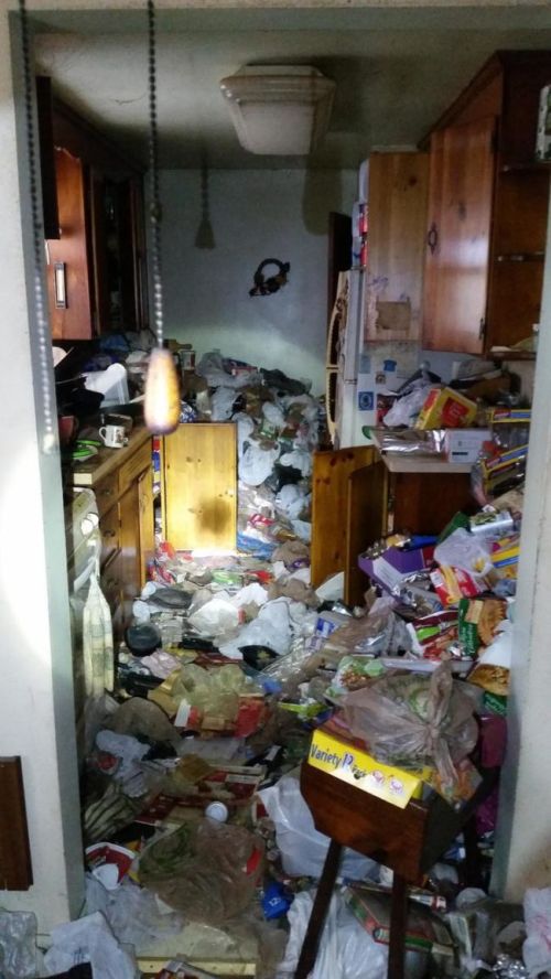 Before And After Images Of A Hoarder's Former House That Will Blow You Away