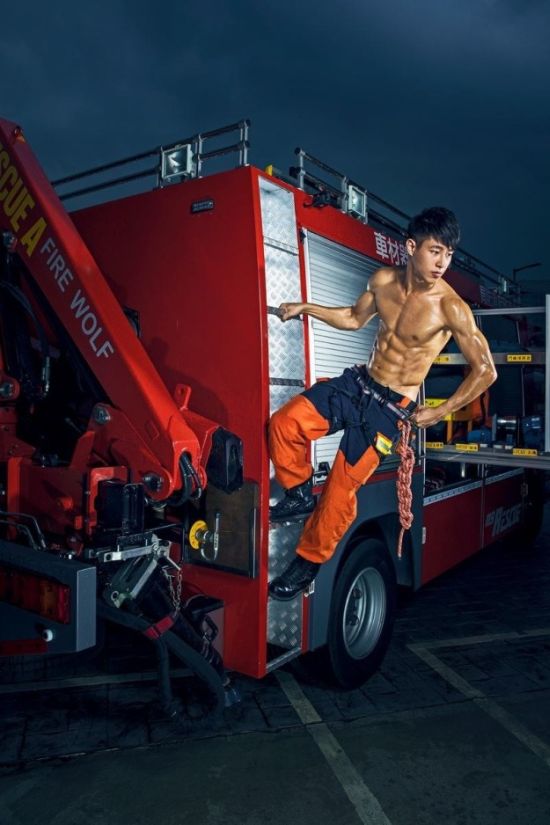 People Really Seem To Like These Photos Of Hot Firefighters