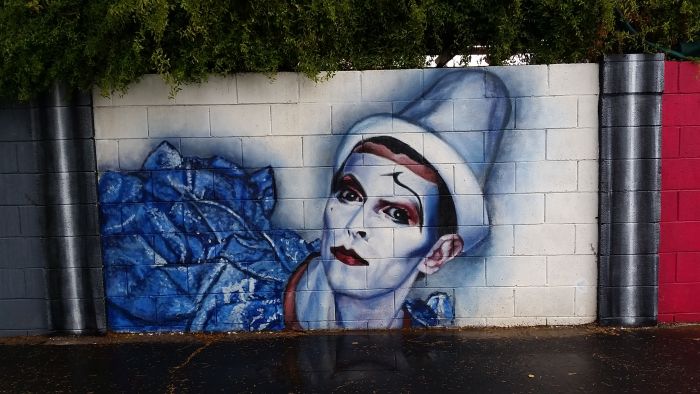 Artists Creates Incredible David Bowie Tribute In Phoenix
