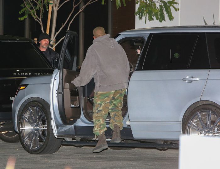 People Love The Fact That Kanye West Has A Crying Kim Emoji In His Car