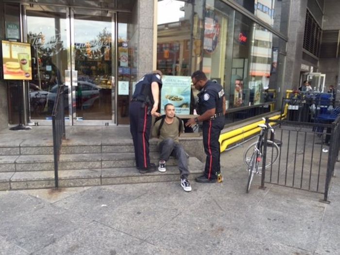 Moron Gets Busted While Trying To Sell A Stolen Bike