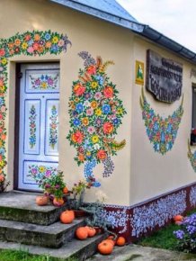 This Little Polish Village Is Covered In Colorful Flower Paintings