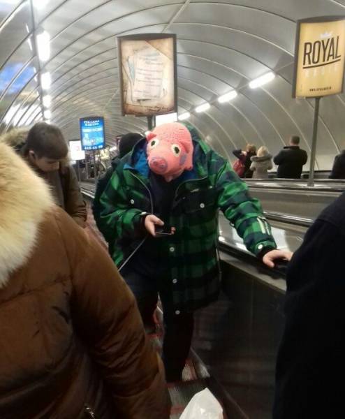Brave Souls Who Wore Outrageous Outfits In Public