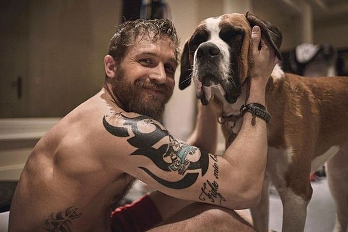 Tom Hardy Really Seems To Love Dogs