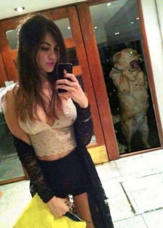 Selfie Fails By People Who Forgot To Look In The Background