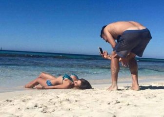 Men Reveal The Other Side Of Perfect Social Media Snaps