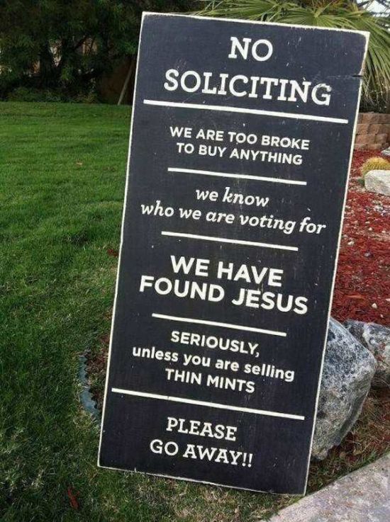 Extremely Funny Signs Found In Ordinary Yards