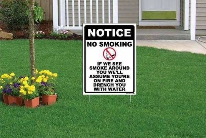 Extremely Funny Signs Found In Ordinary Yards