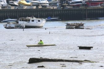 Kayaker Gets Trapped In Southhampton