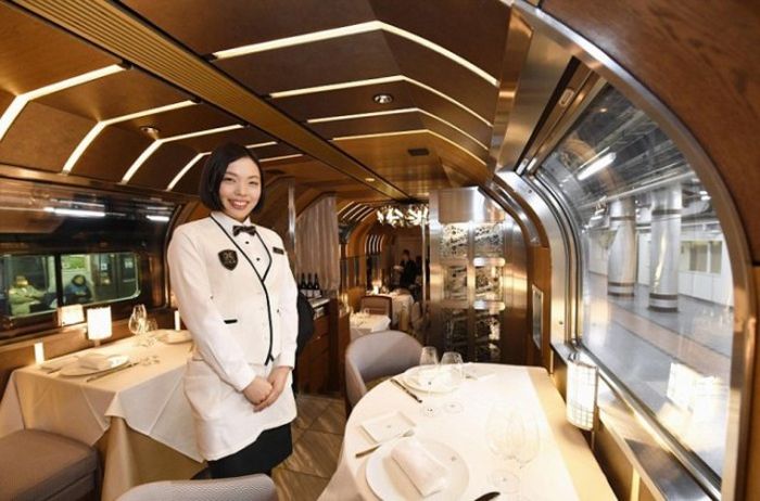 Japanese Luxury Train Shiki-Shima