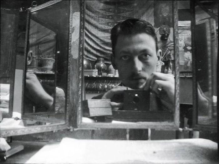 Vintage Celebrity Selfies That Were Taken Before Smartphones