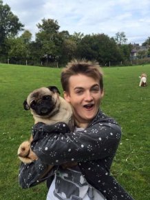 King Joffrey With A Pug Gets The Photoshop Battle Treatment