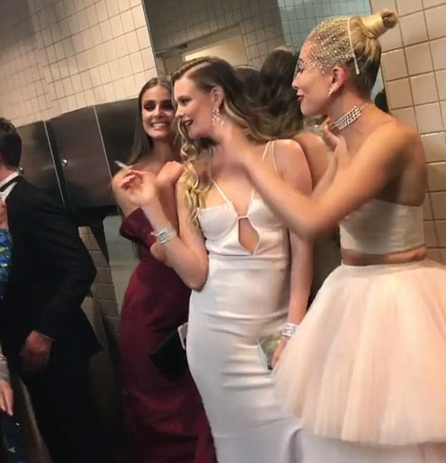 The Met Gala Bathroom Is Where The Really Party Took Place