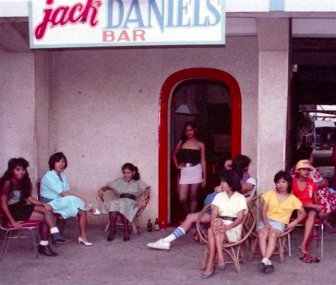 Candid Color Shots Show Bar Girls During The Vietnam War