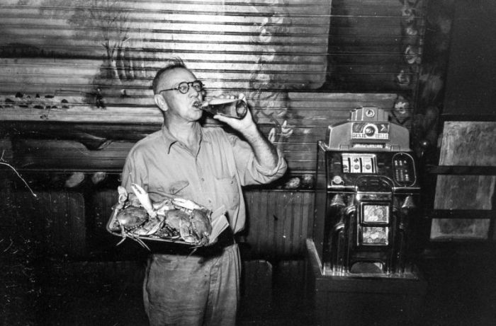 Americans Drink Beer And Eat Crabs During The Great Depression