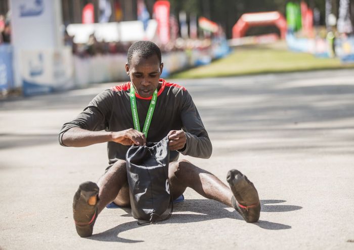 Kenyan Wins Marathon While Running In Socks