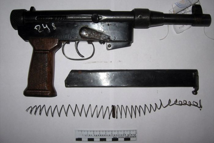 Homemade Weapons That Have Been Seized By The Russian Police